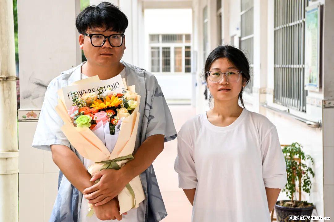 全网追的“扁担女孩”，找了一份暑假工，时薪12元 - 自贡生活资讯 - 自贡28生活网 zg.28life.net